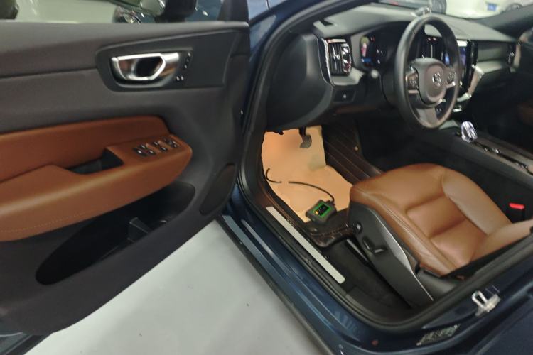 Used Volvo XC60 2024 B5 4x4 Smart Luxury Edition Driver Seat