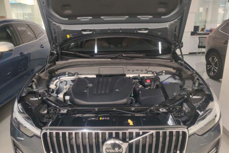 Used Volvo XC60 2024 B5 4x4 Smart Luxury Edition Engine Bay