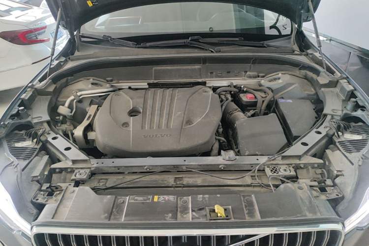 Used Volvo XC60 2024 B5 4x4 Smart Luxury Edition Engine Bay