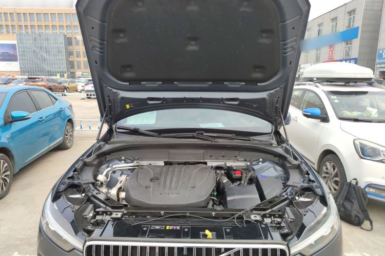 Used Volvo XC60 2024 B5 4x4 Smart Luxury Edition Engine Bay