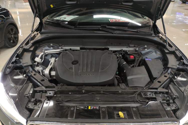 Used Volvo XC60 2024 B5 4x4 Smart Luxury Edition Engine Bay