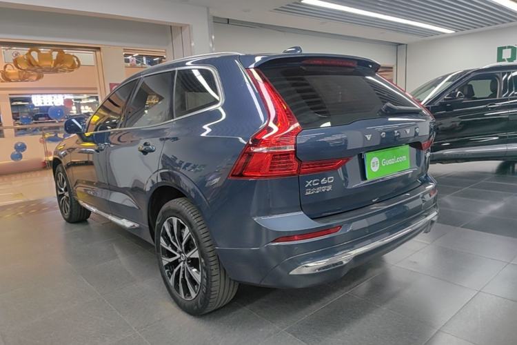 Used Volvo XC60 2024 B5 4x4 Smart Luxury Edition Exterior 2