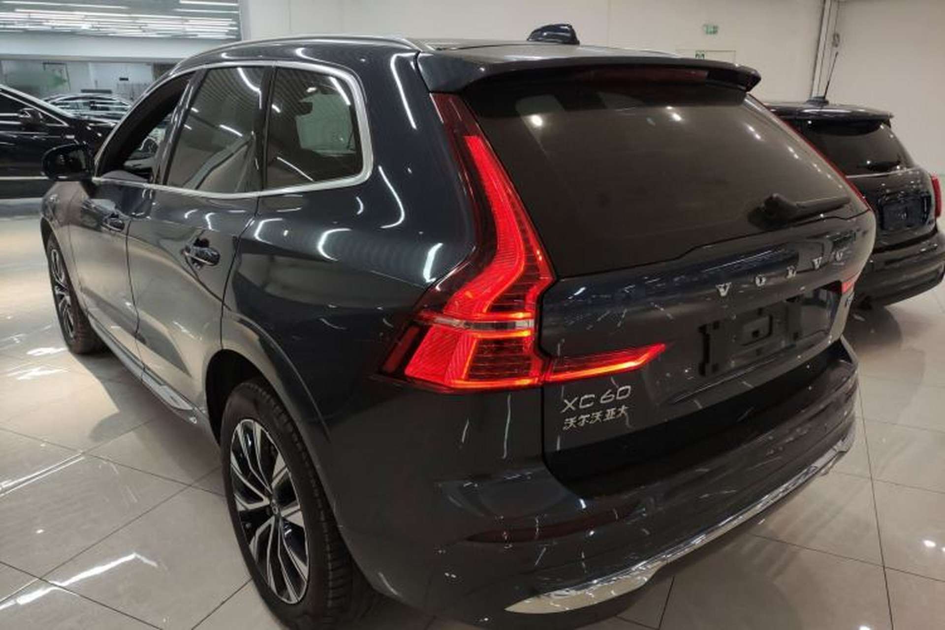 Used Volvo XC60 2024 B5 4x4 Smart Luxury Edition Exterior 2
