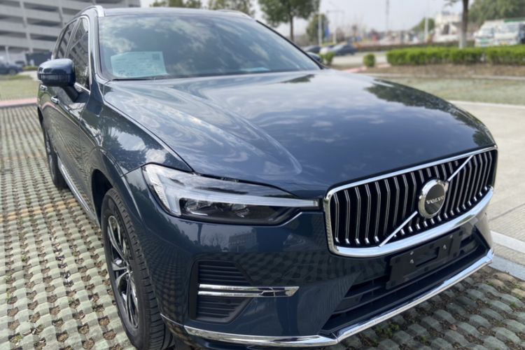 Used Volvo XC60 2024 B5 4x4 Smart Luxury Edition Exterior 5