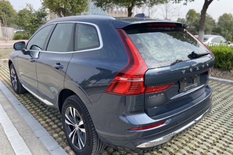 Used Volvo XC60 2024 B5 4x4 Smart Luxury Edition Exterior 7