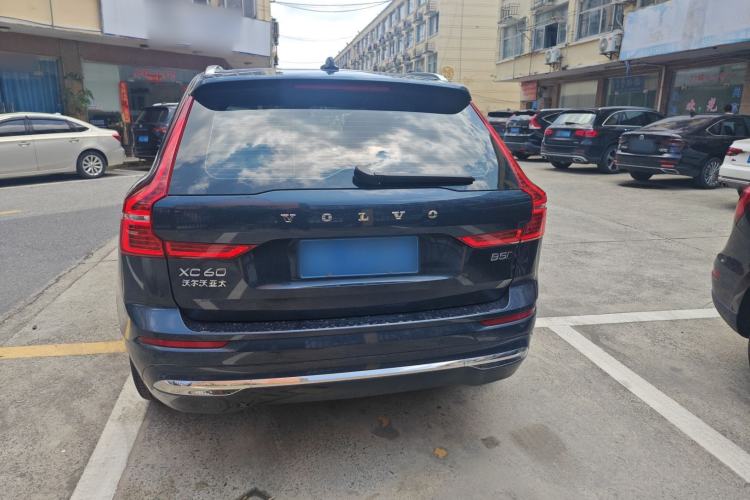 Used Volvo XC60 2024 B5 4x4 Smart Luxury Edition Exterior 8
