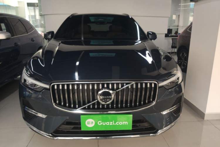 Used Volvo XC60 2024 B5 4x4 Smart Luxury Edition Front