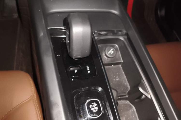 Used Volvo XC60 2024 B5 4x4 Smart Luxury Edition Gear Lever