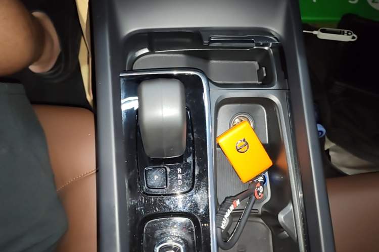 Used Volvo XC60 2024 B5 4x4 Smart Luxury Edition Gear Lever
