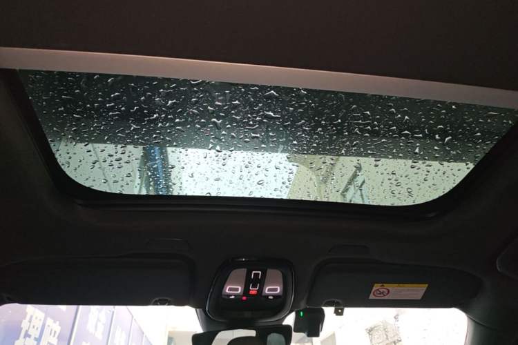 Used Volvo XC60 2024 B5 4x4 Smart Luxury Edition Headliner