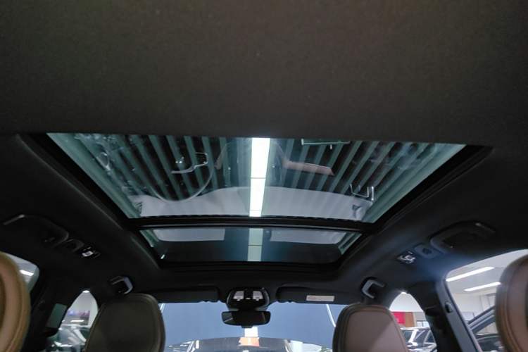 Used Volvo XC60 2024 B5 4x4 Smart Luxury Edition Headliner