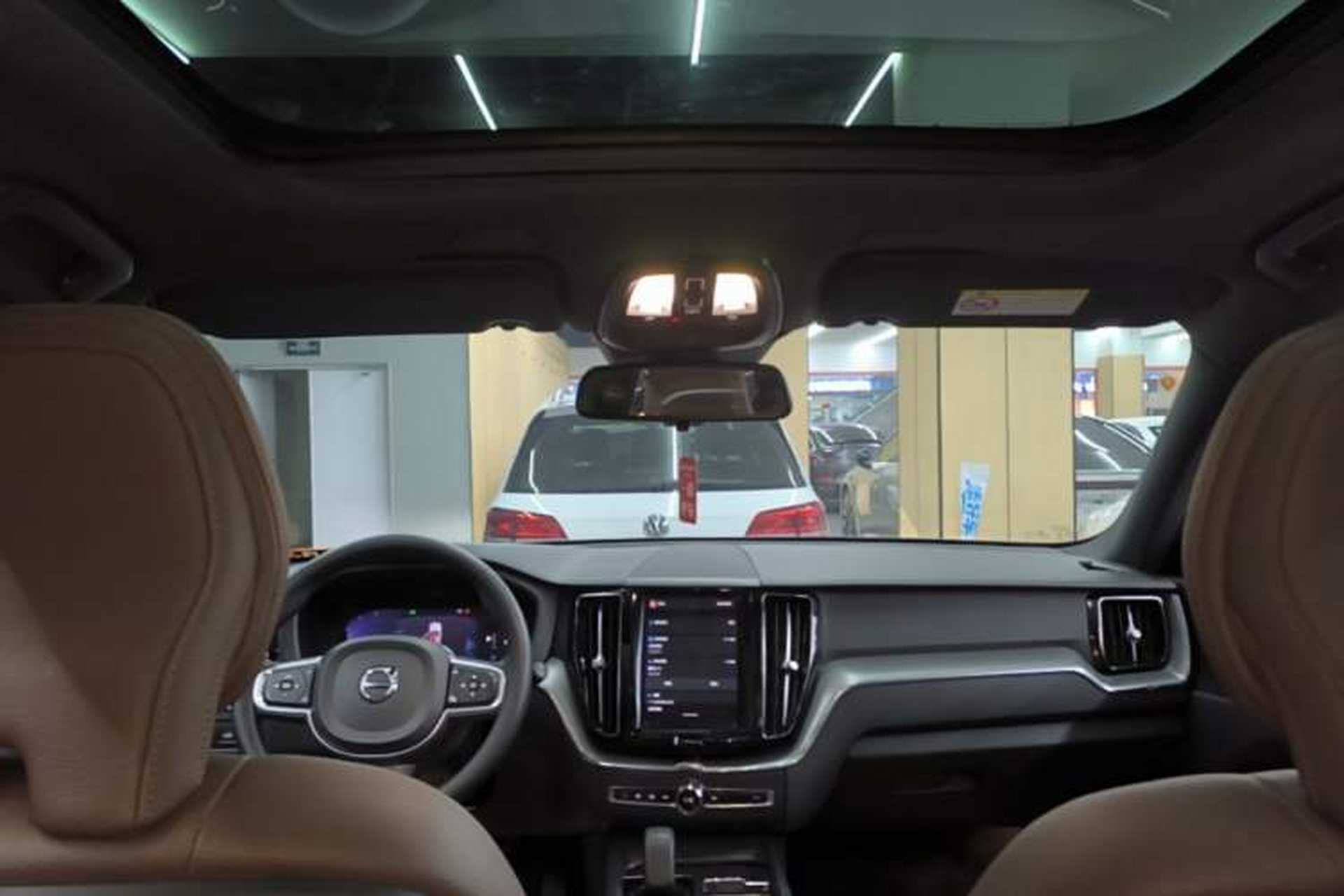 Used Volvo XC60 2024 B5 4x4 Smart Luxury Edition Headliner