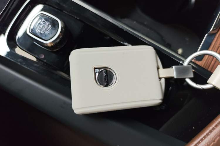 Used Volvo XC60 2024 B5 4x4 Smart Luxury Edition Interior 1