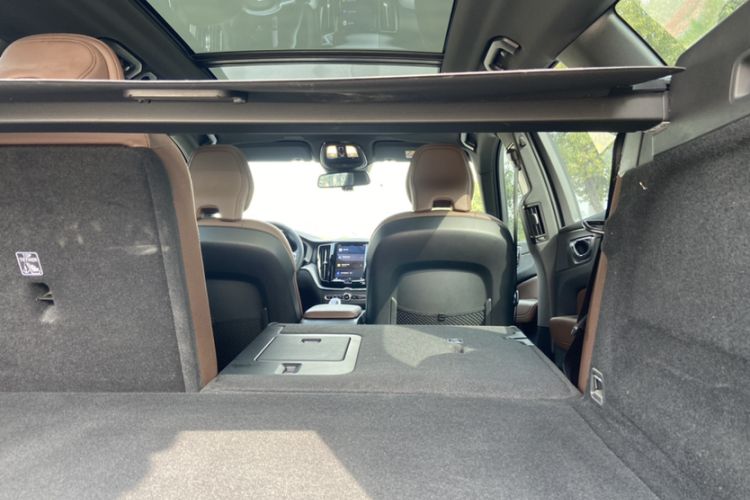 Used Volvo XC60 2024 B5 4x4 Smart Luxury Edition Interior 3