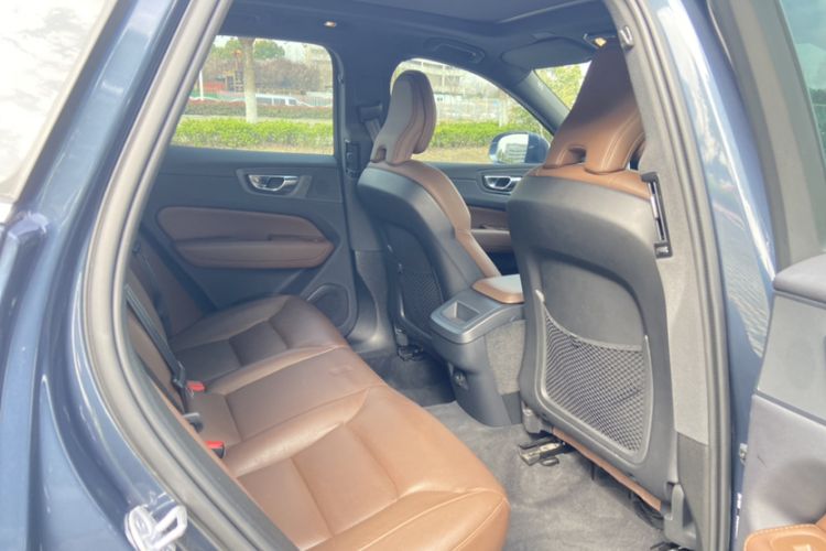 Used Volvo XC60 2024 B5 4x4 Smart Luxury Edition Interior 6