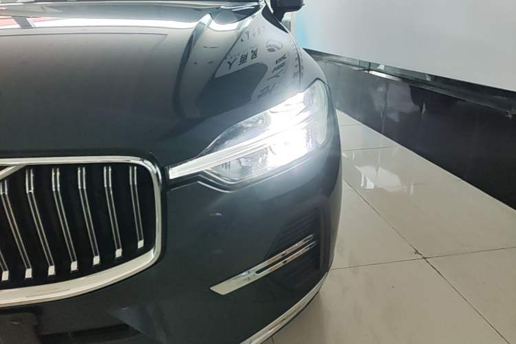 Used Volvo XC60 2024 B5 4x4 Smart Luxury Edition Left Front Headlight