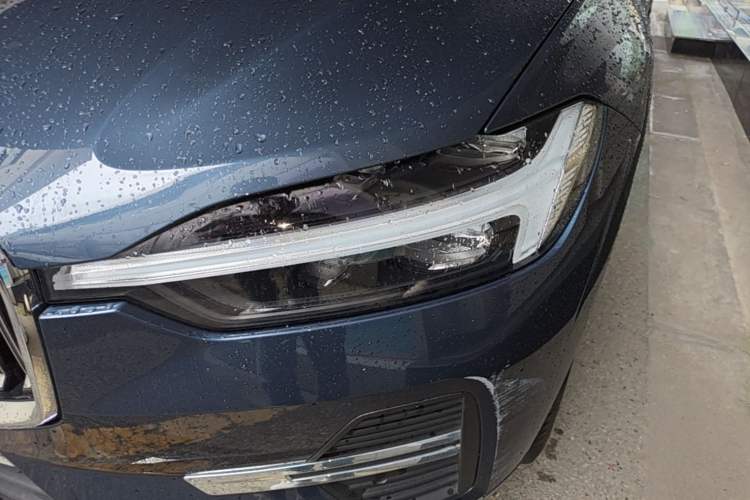 Used Volvo XC60 2024 B5 4x4 Smart Luxury Edition Left Front Headlight