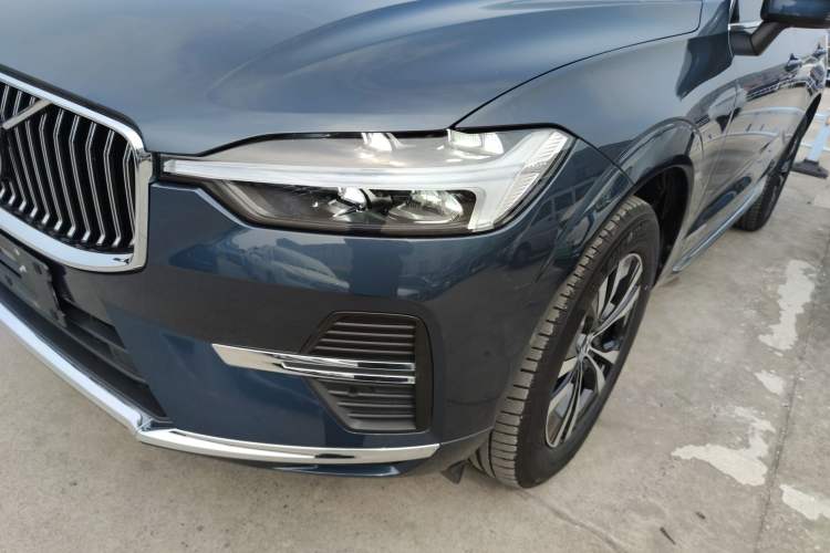 Used Volvo XC60 2024 B5 4x4 Smart Luxury Edition Left Front Headlight