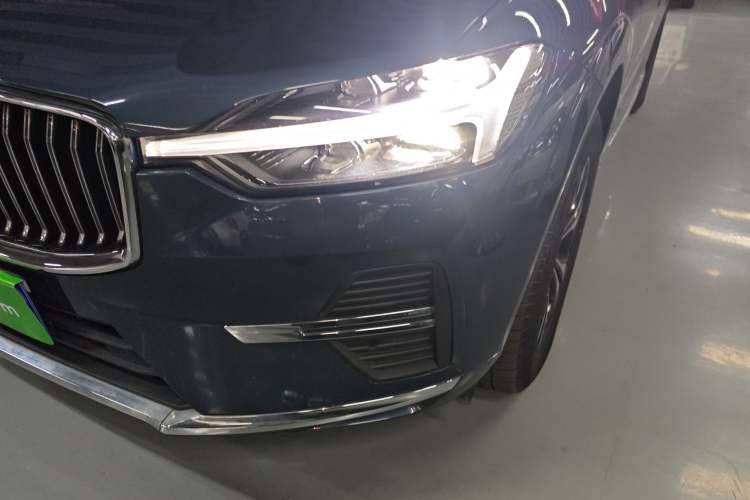 Used Volvo XC60 2024 B5 4x4 Smart Luxury Edition Left Front Headlight