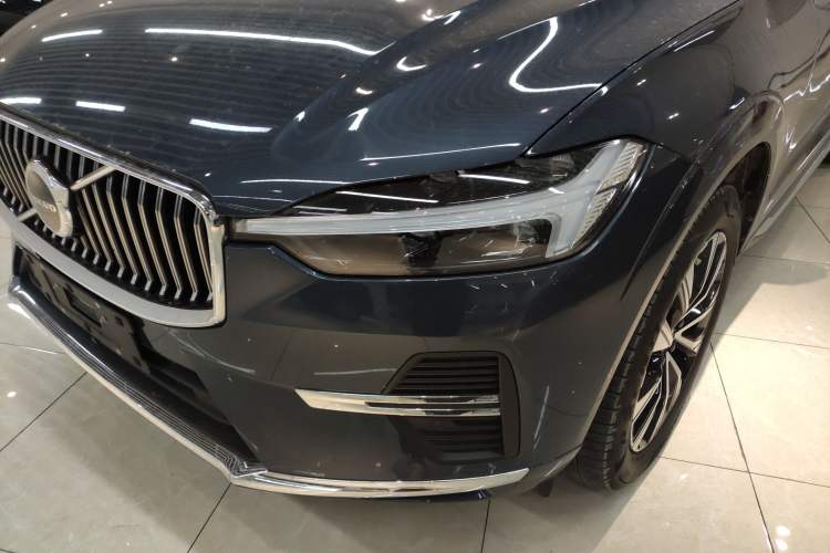 Used Volvo XC60 2024 B5 4x4 Smart Luxury Edition Left Front Headlight