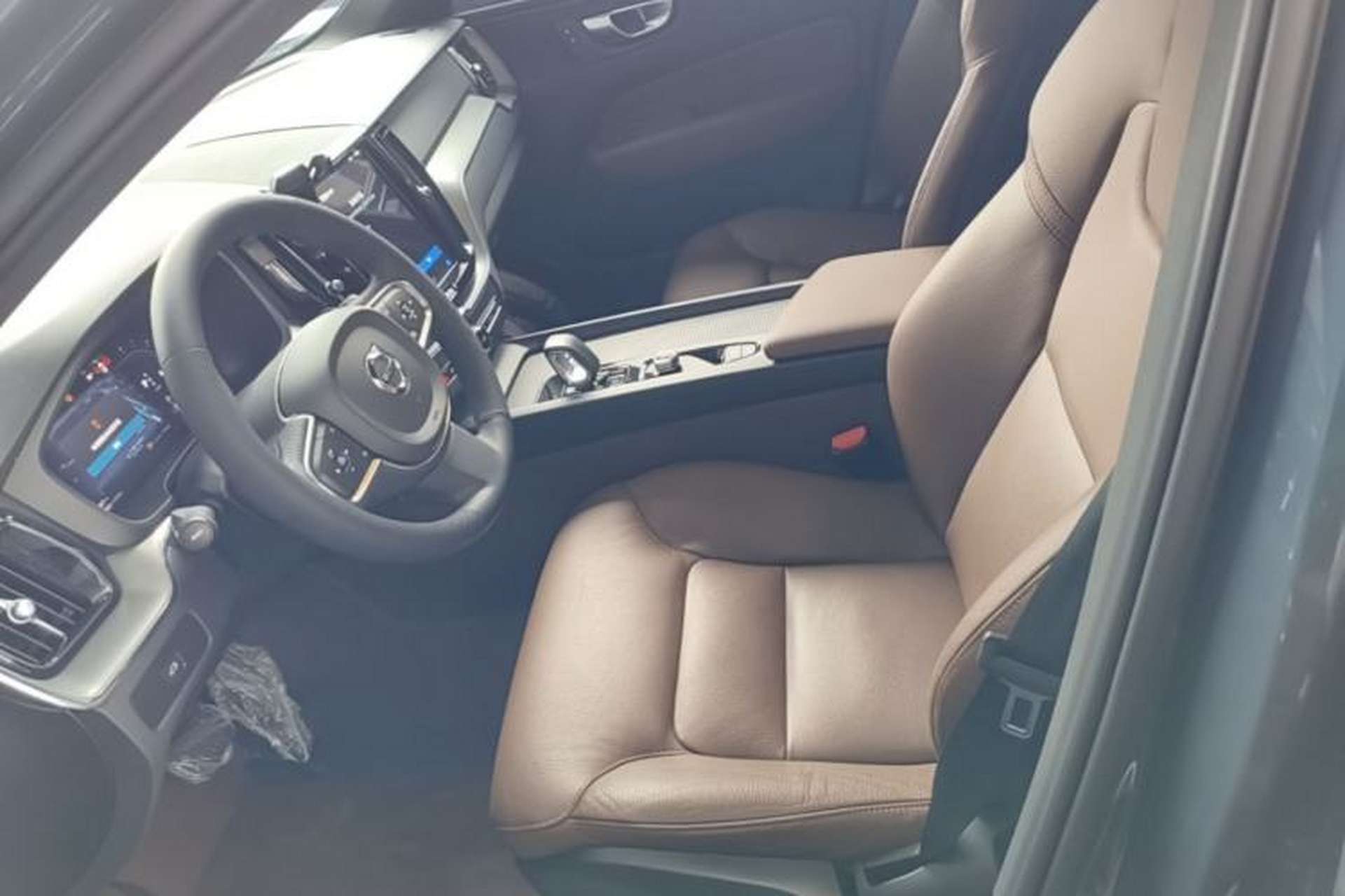 Used Volvo XC60 2024 B5 4x4 Smart Luxury Edition Left Front Seat