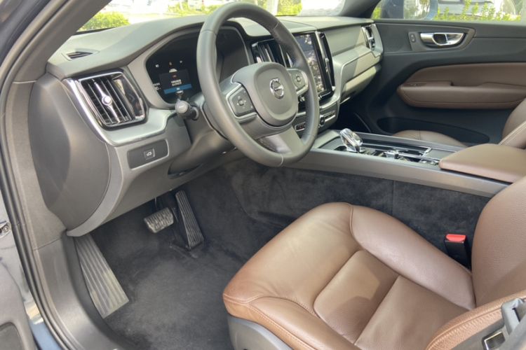 Used Volvo XC60 2024 B5 4x4 Smart Luxury Edition Left Front Seat