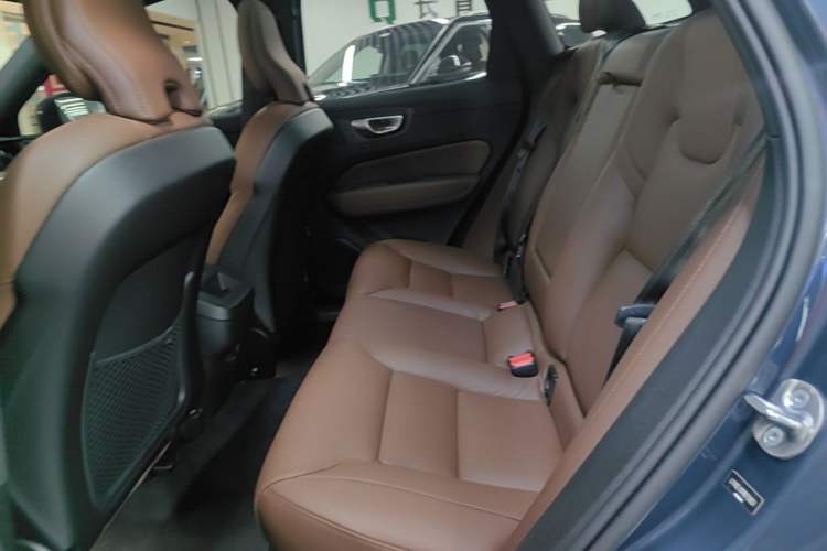 Used Volvo XC60 2024 B5 4x4 Smart Luxury Edition Left Rear Seat