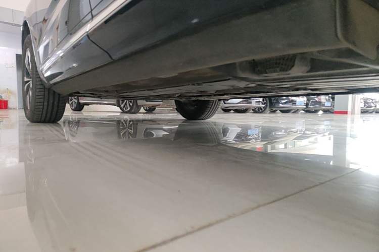 Used Volvo XC60 2024 B5 4x4 Smart Luxury Edition Left Side Sill