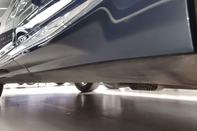 Used Volvo XC60 2024 B5 4x4 Smart Luxury Edition Left Side Sill