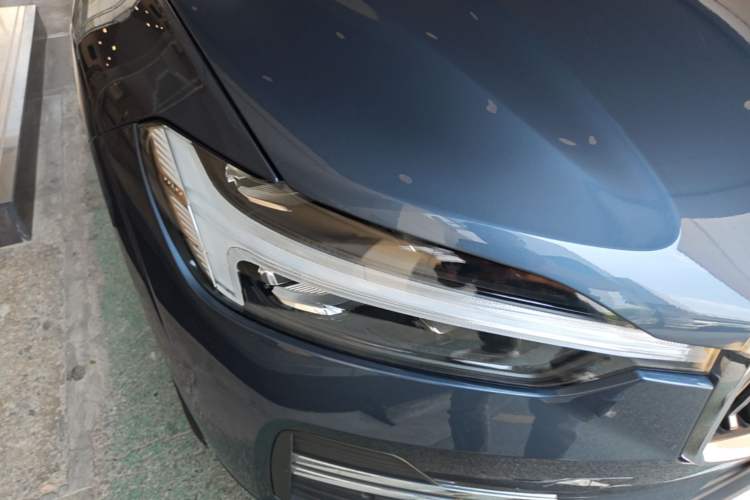 Used Volvo XC60 2024 B5 4x4 Smart Luxury Edition Right Front Headlight