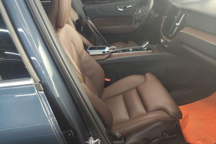 Used Volvo XC60 2024 B5 4x4 Smart Luxury Edition Right Front Seat