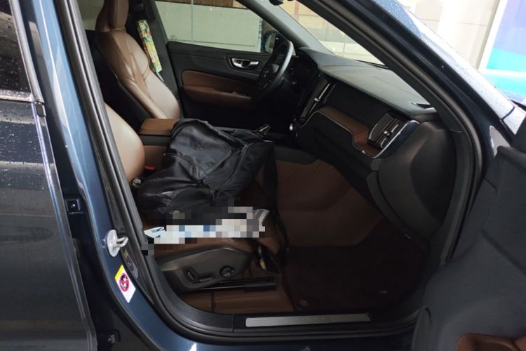 Used Volvo XC60 2024 B5 4x4 Smart Luxury Edition Right Front Seat