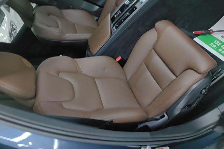Used Volvo XC60 2024 B5 4x4 Smart Luxury Edition Right Front Seat