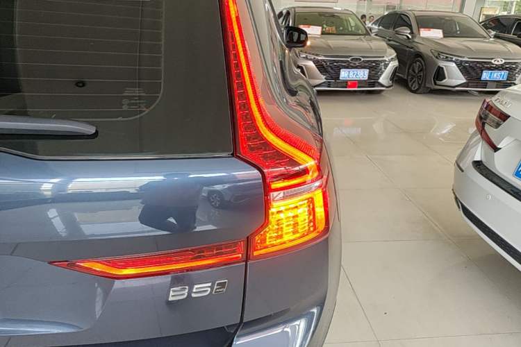 Used Volvo XC60 2024 B5 4x4 Smart Luxury Edition Right Rear Taillight