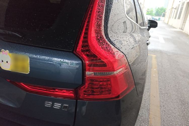 Used Volvo XC60 2024 B5 4x4 Smart Luxury Edition Right Rear Taillight
