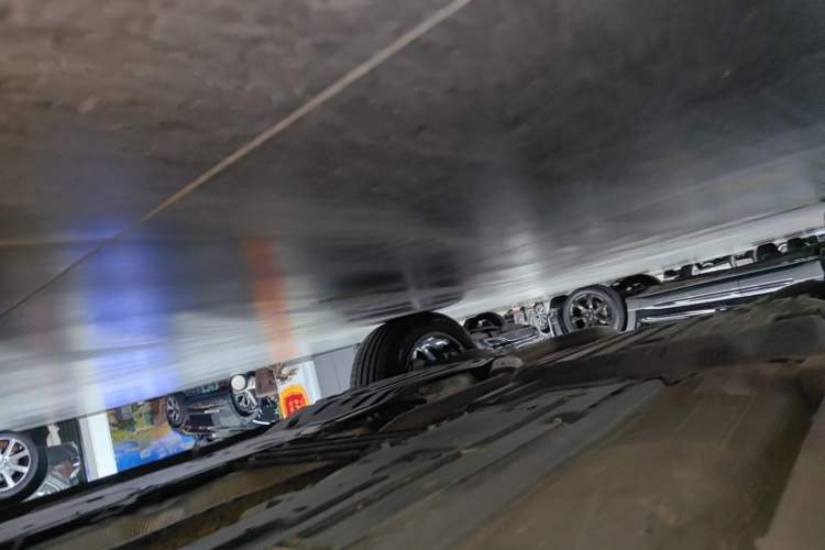 Used Volvo XC60 2024 B5 4x4 Smart Luxury Edition Right Side Sill