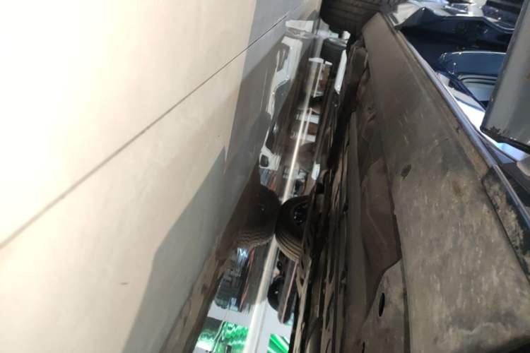 Used Volvo XC60 2024 B5 4x4 Smart Luxury Edition Right Side Sill