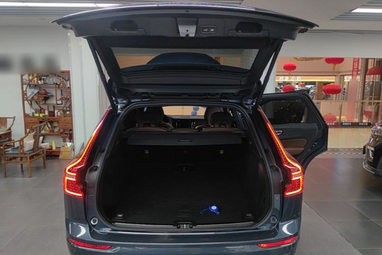Used Volvo XC60 2024 B5 4x4 Smart Luxury Edition Trunk