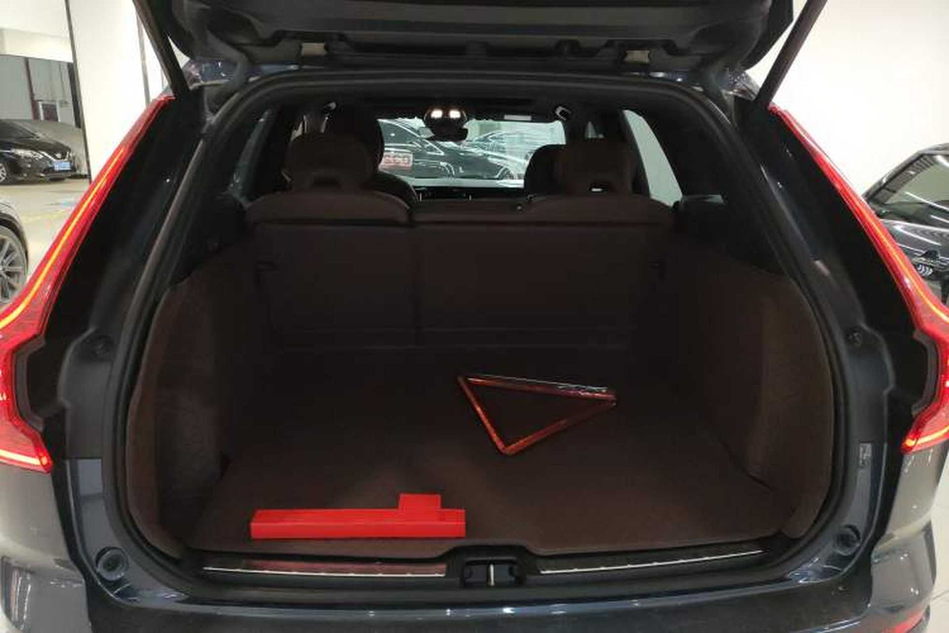 Used Volvo XC60 2024 B5 4x4 Smart Luxury Edition Trunk