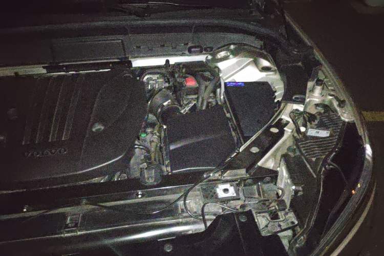 Used Volvo XC60 2024 B5 4x4 Smart Luxury Edition Engine Bay Left