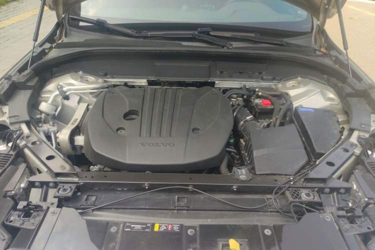 Used Volvo XC60 2024 B5 4x4 Smart Luxury Edition Engine Bay