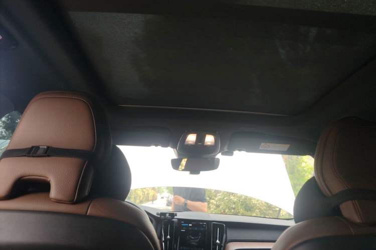 Used Volvo XC60 2024 B5 4x4 Smart Luxury Edition Headliner