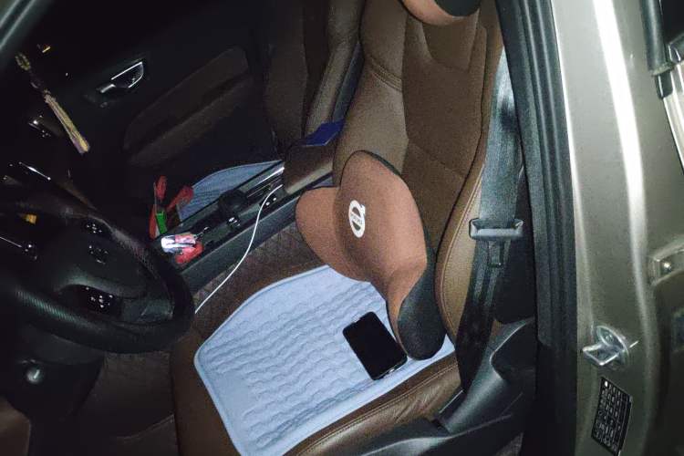 Used Volvo XC60 2024 B5 4x4 Smart Luxury Edition Left Front Seat