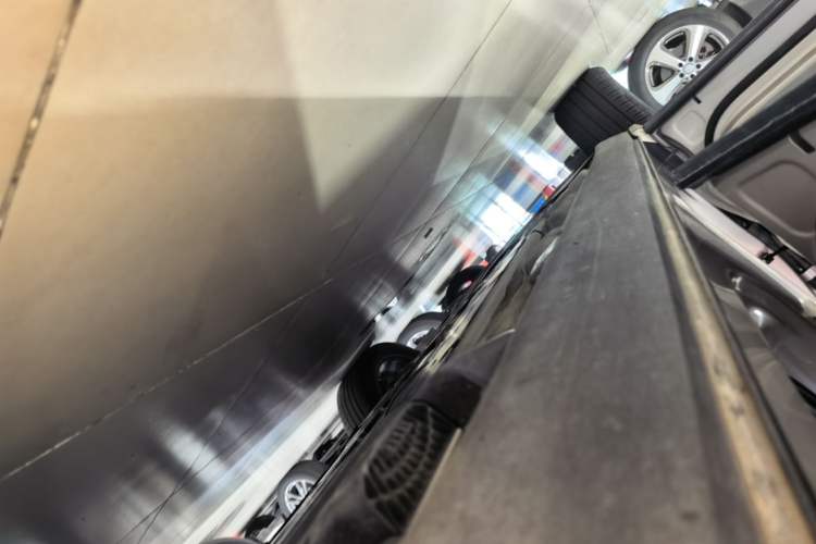 Used Volvo XC60 2024 B5 4x4 Smart Luxury Edition Left Side Sill