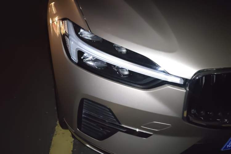 Used Volvo XC60 2024 B5 4x4 Smart Luxury Edition Right Front Headlight