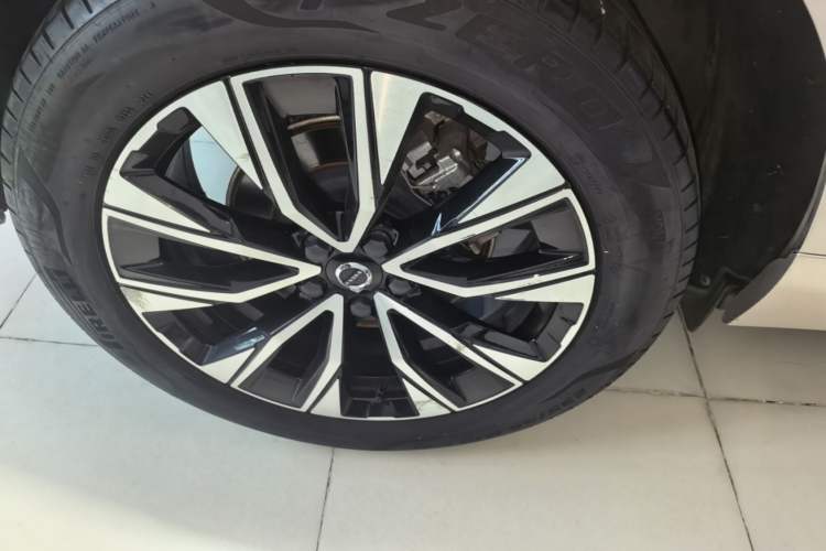 Used Volvo XC60 2024 B5 4x4 Smart Luxury Edition Right Rear Wheel Hub