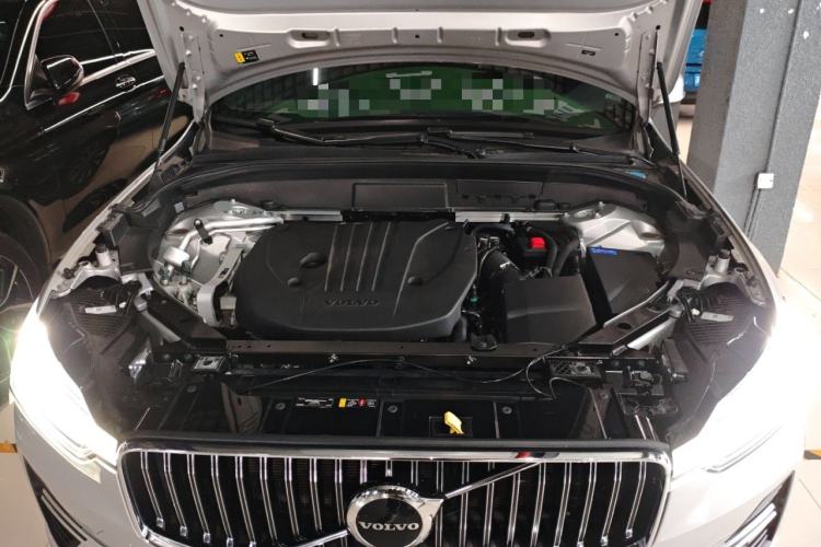 Used Volvo XC60 2024 B5 4x4 Smart Luxury Edition Engine Bay