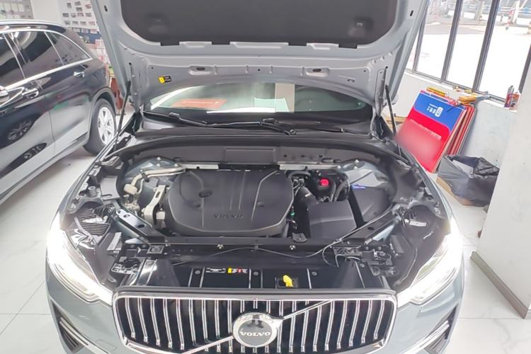 Used Volvo XC60 2024 B5 4x4 Smart Luxury Edition Engine Bay