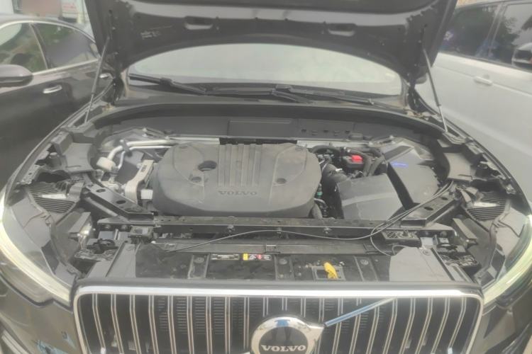 Used Volvo XC60 2024 B5 4x4 Smart Luxury Edition Engine Bay