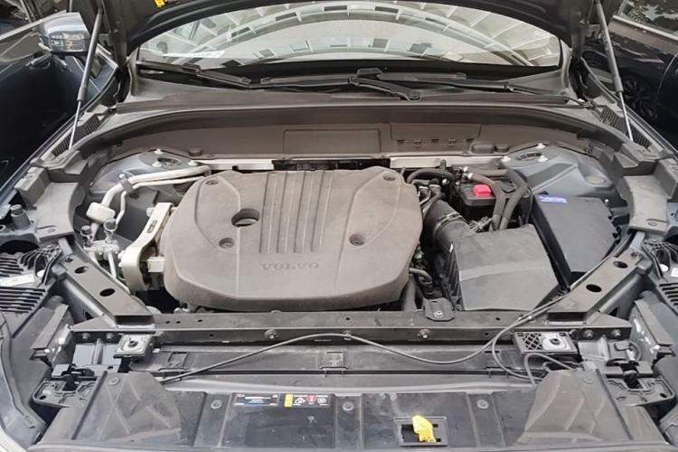 Used Volvo XC60 2024 B5 4x4 Smart Luxury Edition Engine Bay